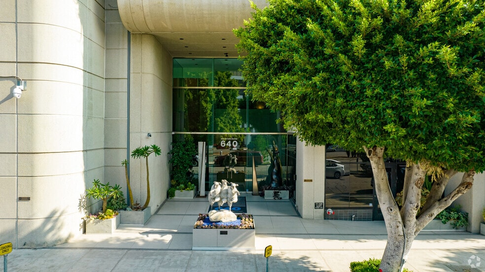 More Photos Of 640 S San Vicente Blvd, Los Angeles Medical For Lease