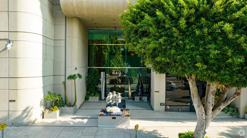 More Photos Of 640 S San Vicente Blvd, Los Angeles Medical For Lease