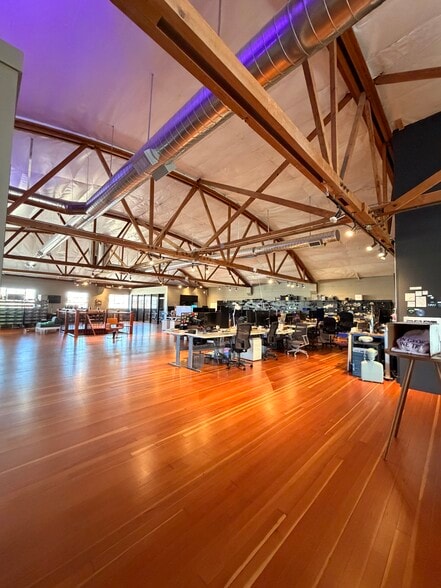 More Photos Of 2620-2626 Spring St, Redwood City Light Manufacturing For Lease