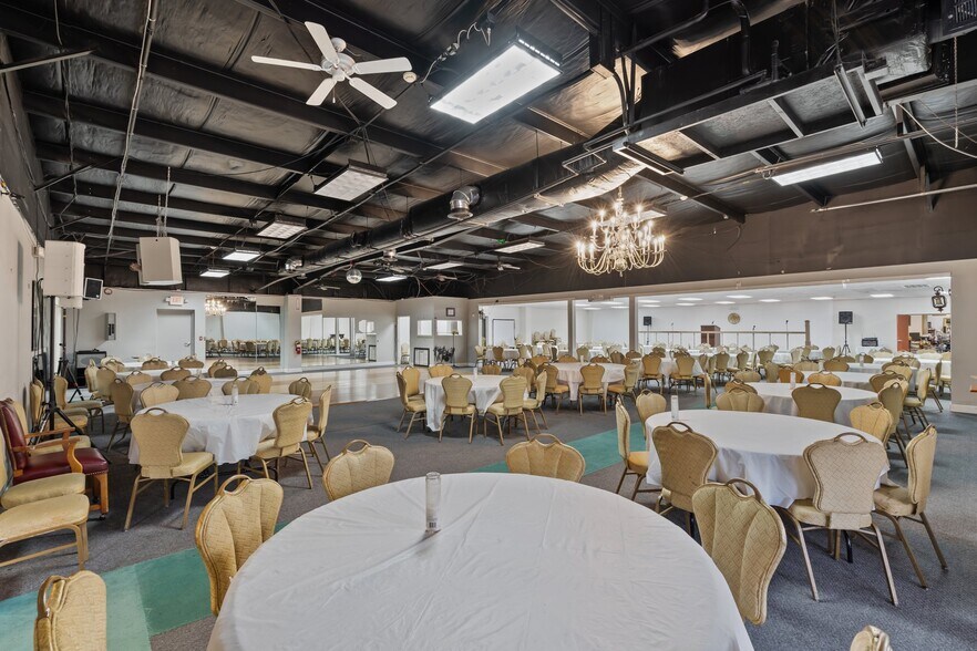 More Photos Of 161 Dawkins St, Aberdeen Showroom For Sale