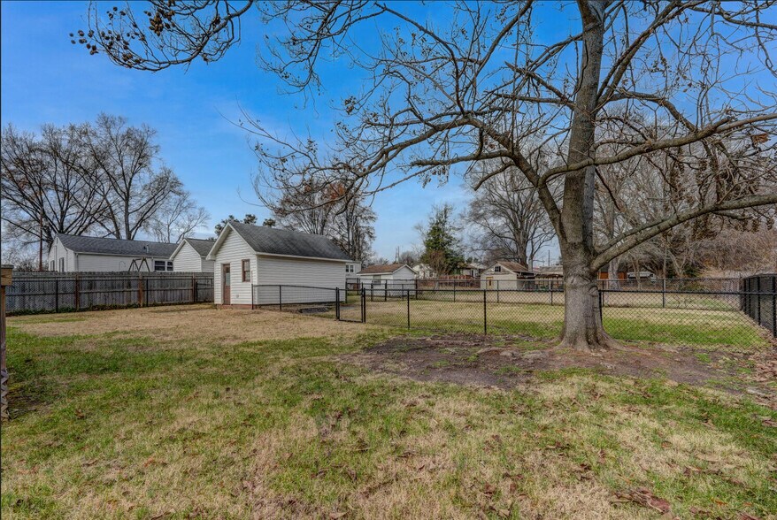 More Photos Of 1806 Vance St, Reidsville General Retail For Sale