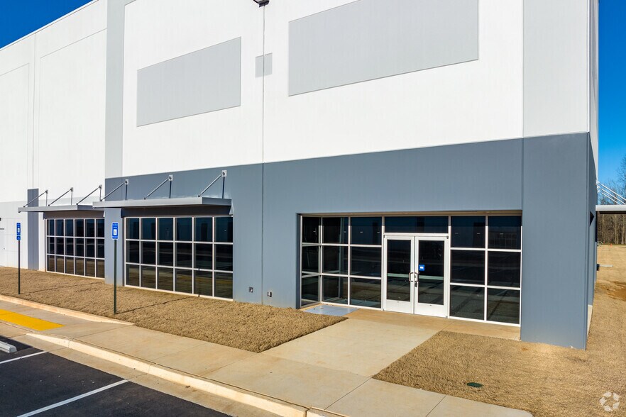 More Photos Of 1075 Highway 124, Braselton Unknown For Lease