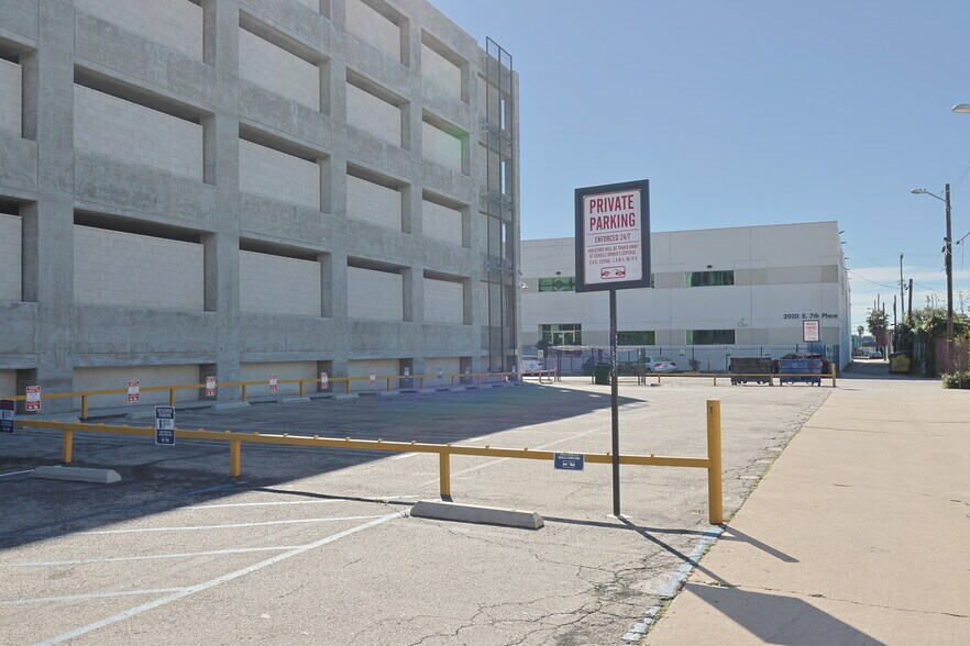 More Photos Of 2014-2022 E 7th St, Los Angeles Office For Lease