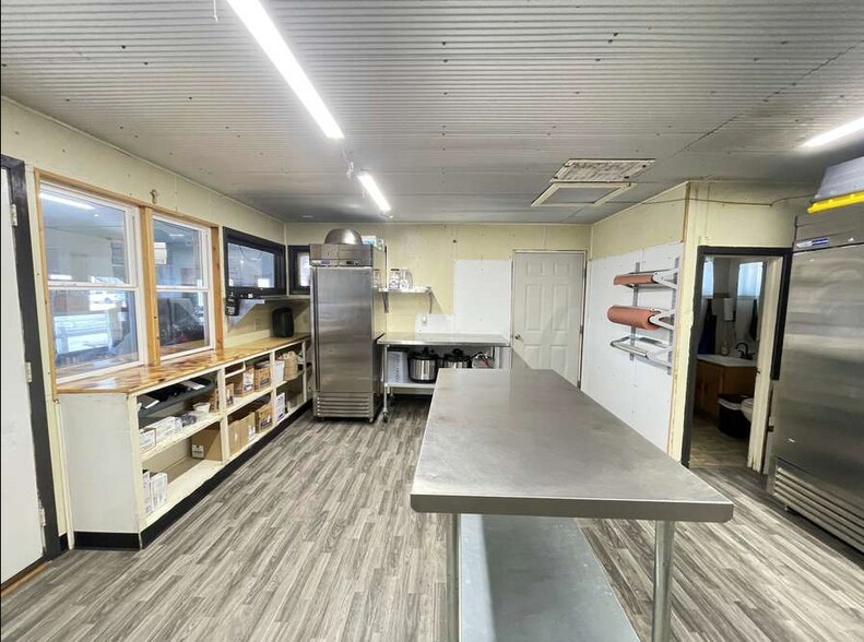More Photos Of 223 S Main St, Valentine General Retail For Sale