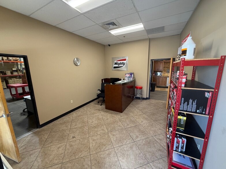 More Photos Of 4300-4308 Resnik Ct, Bakersfield Distribution For Lease