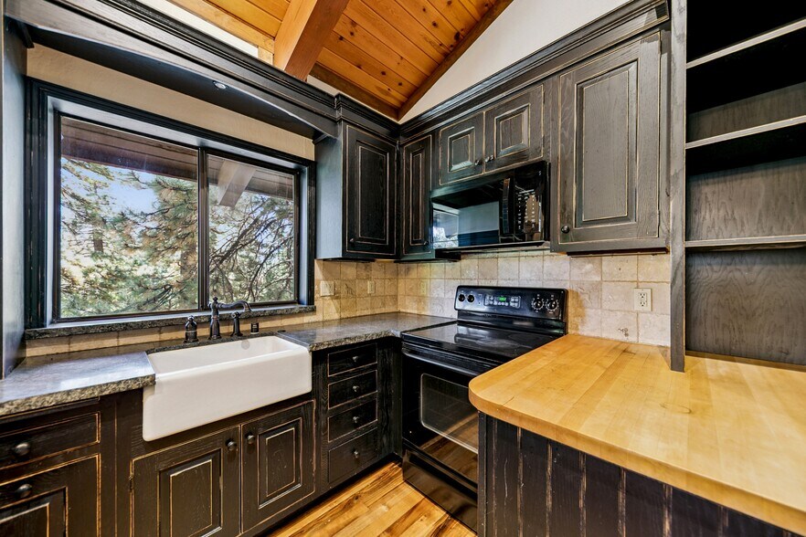More Photos Of 844 Lichen Ct, Incline Village Apartments For Sale