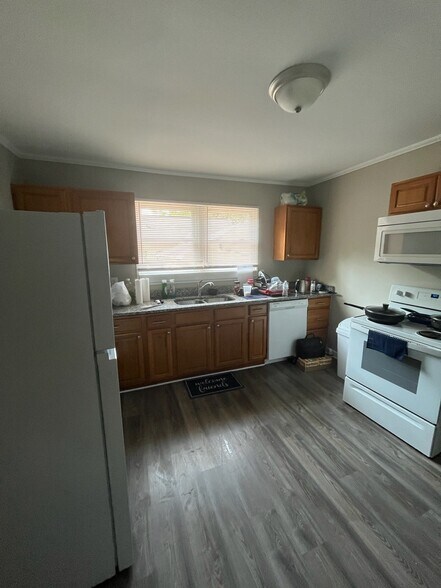 More Photos Of 15 College St, Thomasville Apartments For Sale