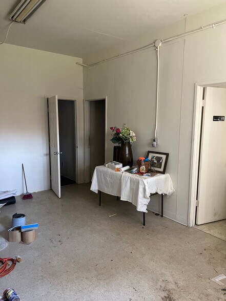 More Photos Of 9609-9611 International Blvd, Oakland Storefront For Sale