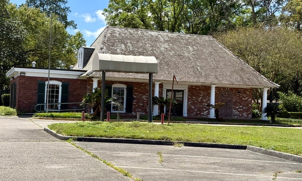 More Photos Of 8796 Greenwell Springs Rd, Baton Rouge General Retail For Sale