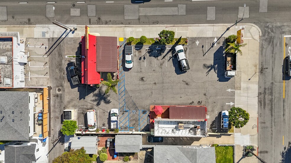 More Photos Of 921 Pacific Coast Highway, Redondo Beach General Retail For Sale