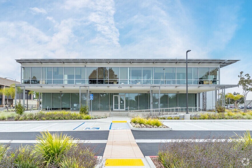 More Photos Of 130 Robin Hill Rd, Goleta Loft Creative Space For Lease