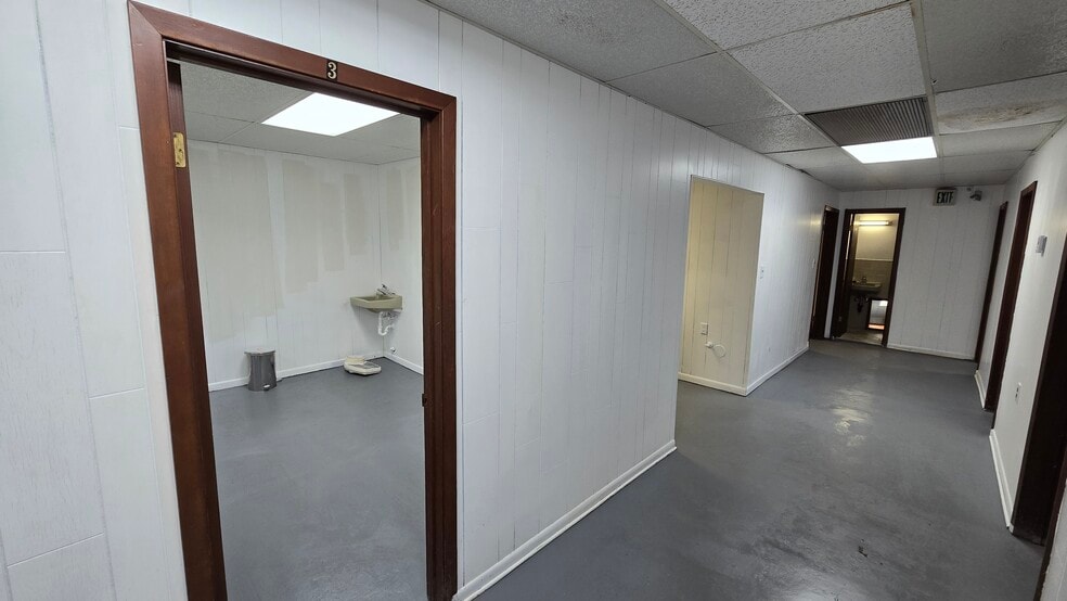 More Photos Of Stumpf Plaza, Gretna Loft Creative Space For Lease