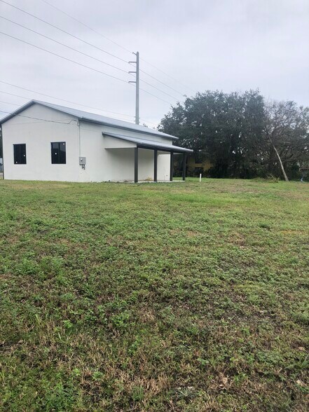 More Photos Of 153 S US Highway 1, Oak Hill Auto Repair For Sale