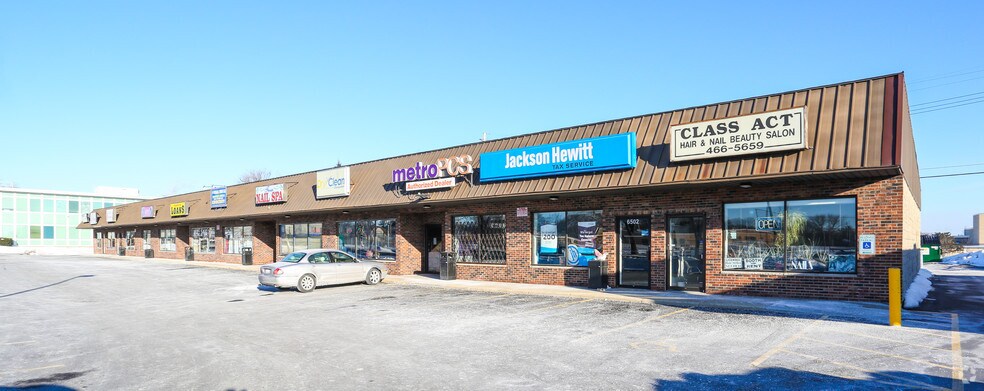 More Photos Of 6500-6524 W Capitol Dr, Milwaukee Storefront For Sale