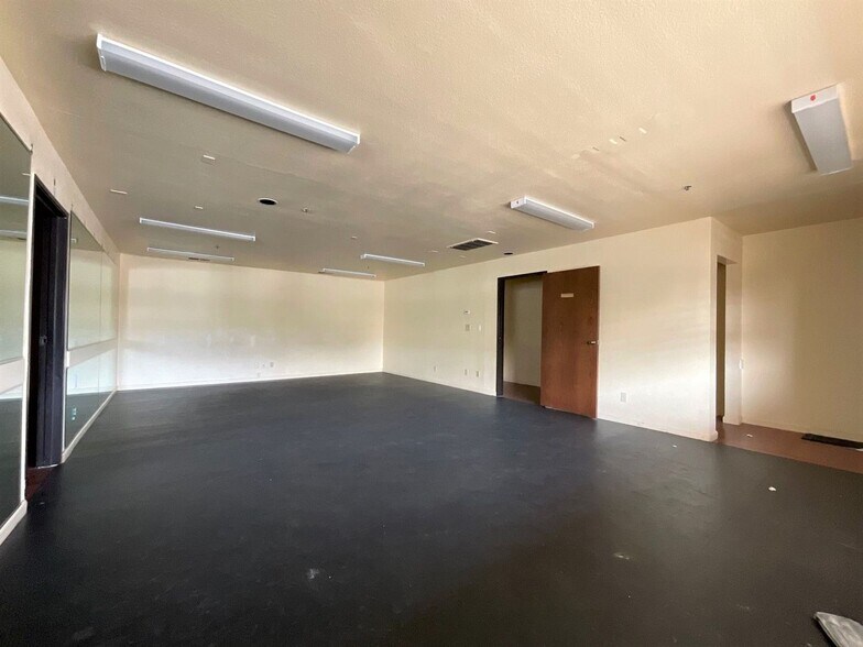 More Photos Of 3553 Castro Valley Blvd, Castro Valley Office For Sale