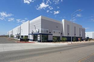 More Photos Of 425 E Pinnacle Peak Rd, Phoenix Warehouse For Lease