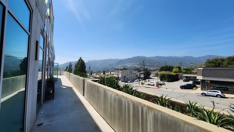 More Photos Of 3600 N Verdugo Rd, Glendale Office For Lease