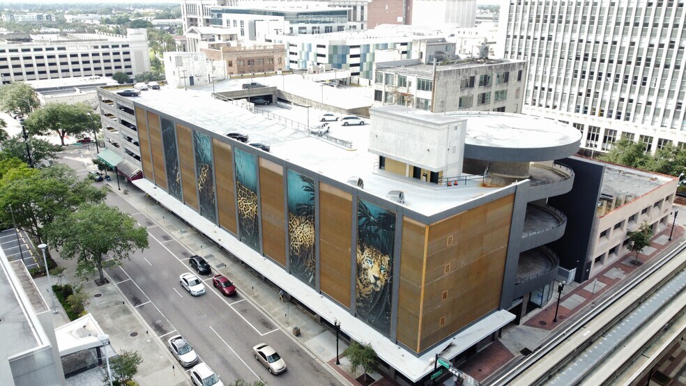 More Photos Of 111 N Julia St, Jacksonville Parking Garage For Lease