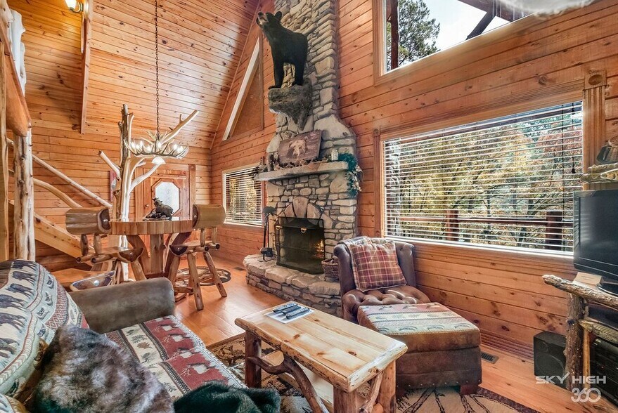 More Photos Of 3134 E Van Buren, Eureka Springs Hotel For Sale