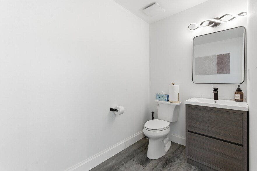 More Photos Of 3307 Northlake Blvd, Palm Beach Gardens Office For Sale