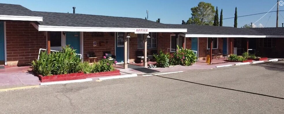 More Photos Of 13 N 7th St, Tombstone Hotel For Sale