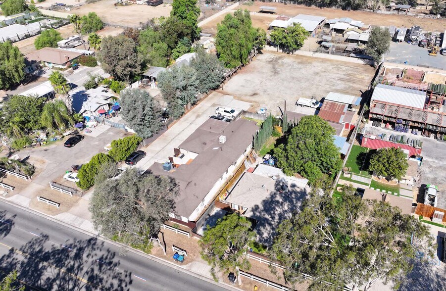More Photos Of 575 6th St, Norco Land For Lease