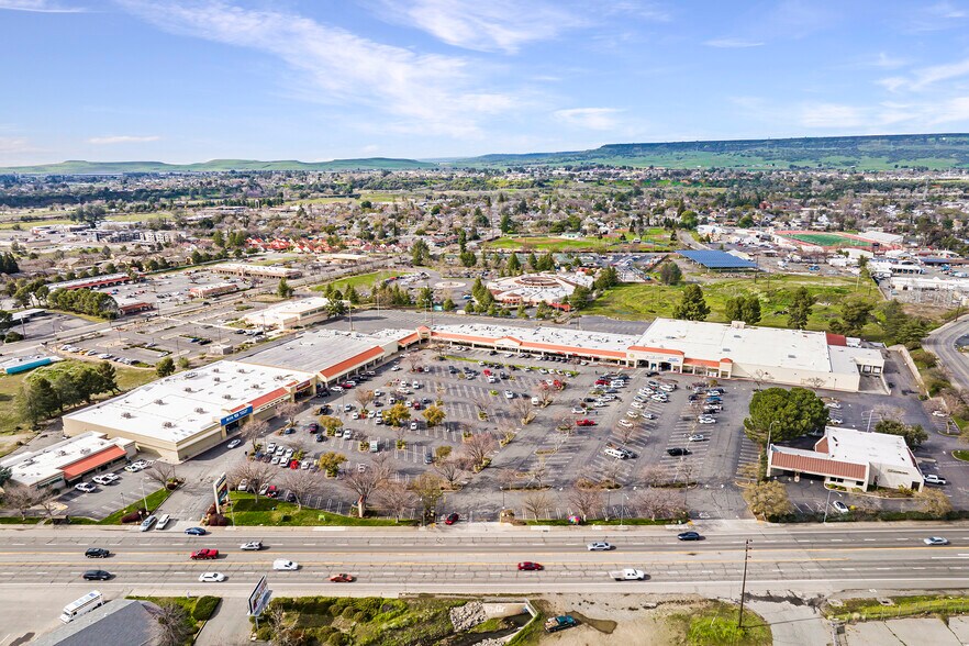 More Photos Of 1036-1180 Oro Dam Blvd E, Oroville Unknown For Lease