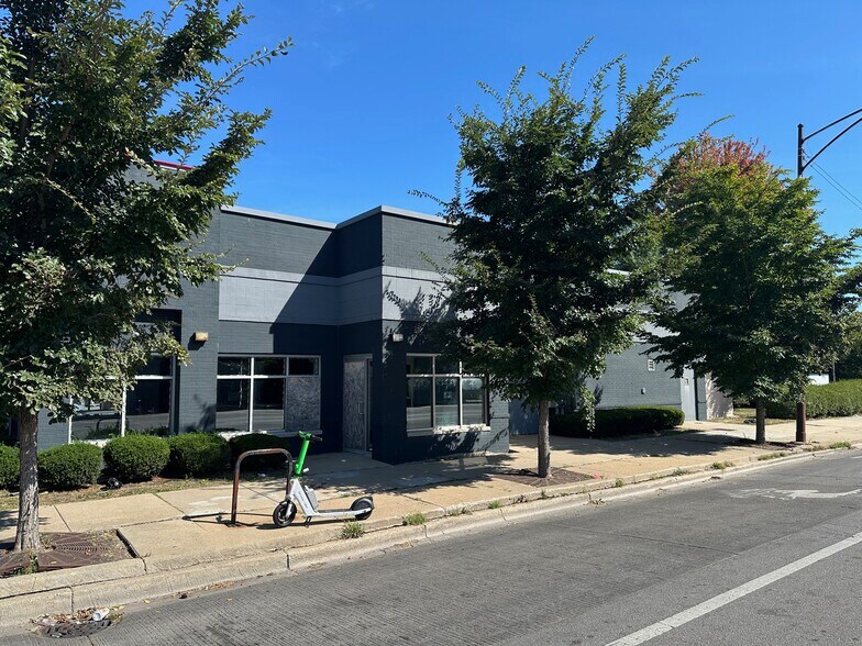 More Photos Of 8307 S South Chicago Ave, Chicago Freestanding For Sale