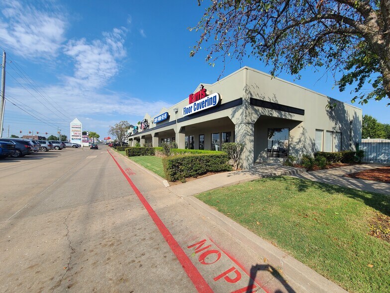 More Photos Of 11001-11013 S Memorial Dr, Tulsa Unknown For Lease