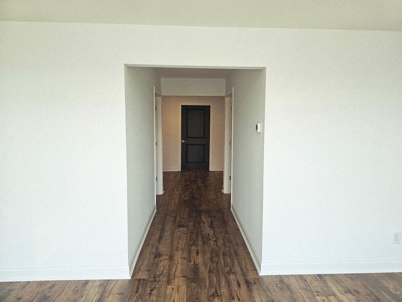 More Photos Of 1667 Broadway Ave, Braselton Warehouse For Lease