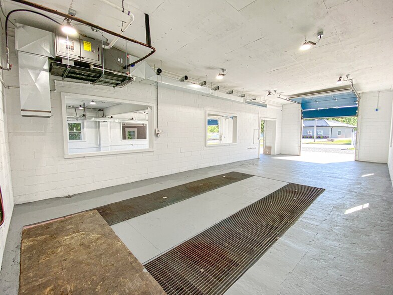 More Photos Of 15 Georgetown Rd, Wrightstown Service For Lease