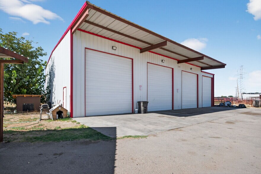 More Photos Of 11010 W Joan Dr, Odessa Warehouse For Sale