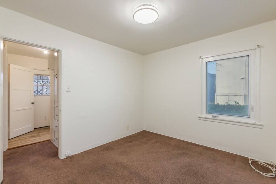 More Photos Of 811 E Nutwood St, Inglewood Apartments For Sale