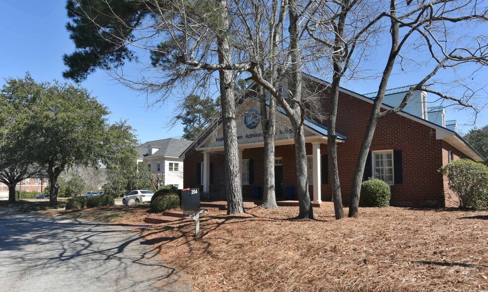 More Photos Of 204 N Westover Blvd, Albany Office For Sale