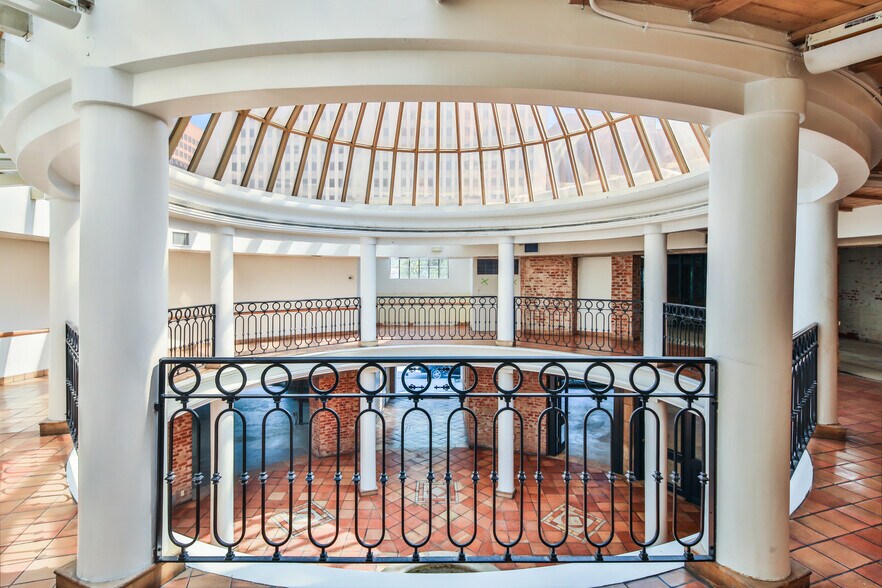 More Photos Of 1139 Glendon Ave, Los Angeles Restaurant For Lease