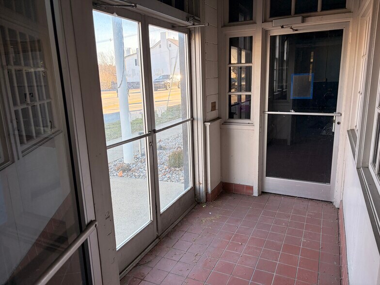 More Photos Of 201 S Main St, Greensburg Post Office For Sale