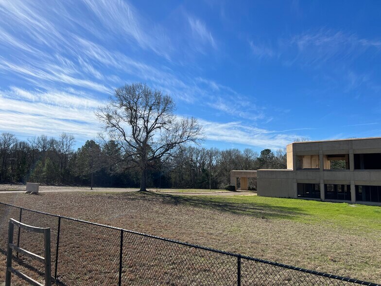 More Photos Of 815 E State Highway 204, Jacksonville Medical For Sale