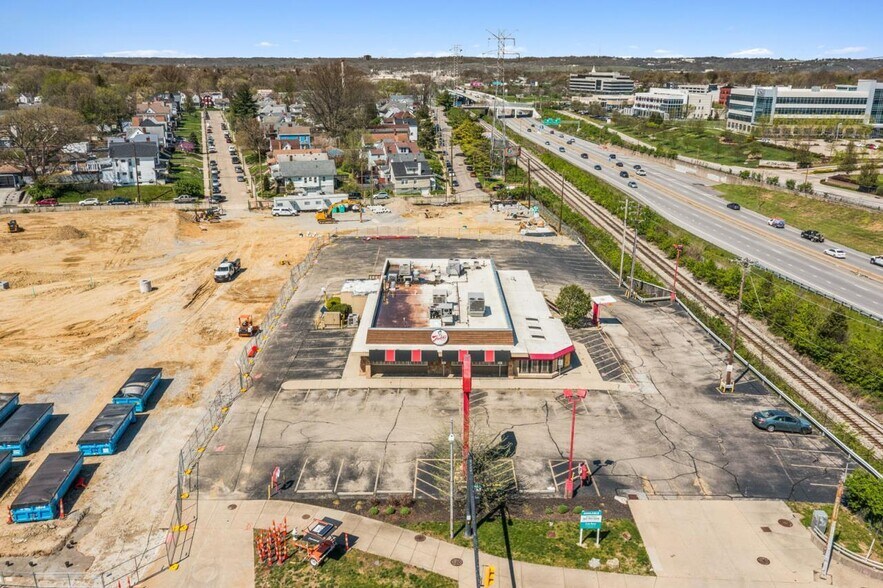 More Photos Of 4765 Montgomery Rd, Cincinnati Restaurant For Sale