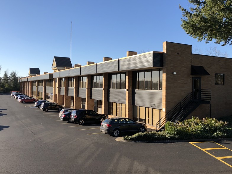 Primary Photo Of 1140-1144 Willagillespie Rd, Eugene Office For Lease