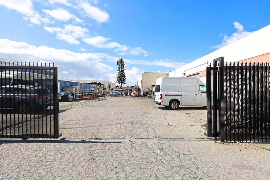 More Photos Of 1940 Frank Stiles St, South El Monte Warehouse For Lease