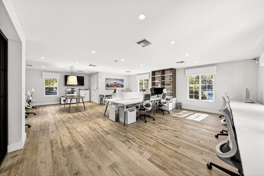 More Photos Of 5801 Biscayne Blvd, Miami Office For Lease