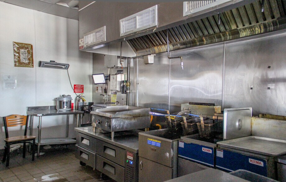 More Photos Of 430 Market St, Elmwood Park Unknown For Lease