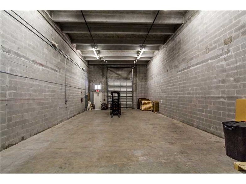 More Photos Of 11379-11399 NW 122nd St, Medley Warehouse For Sale