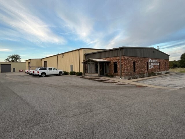 More Photos Of 6671 Shepherdsville Rd, Elizabethtown Warehouse For Lease
