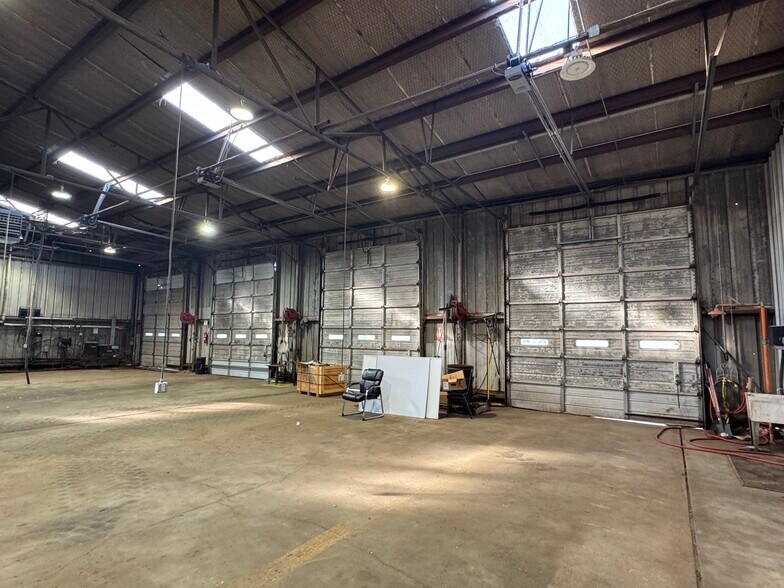 More Photos Of 6229 & 6365 US Highway 59 S, Marshall Warehouse For Sale