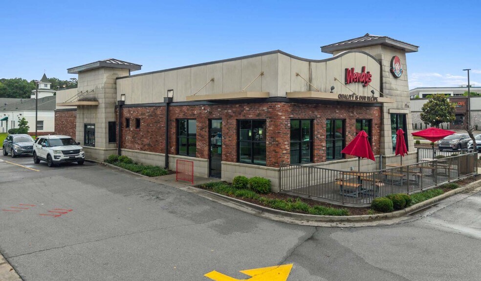 Primary Photo Of 17717 Cantrell Rd, Little Rock Fast Food For Sale