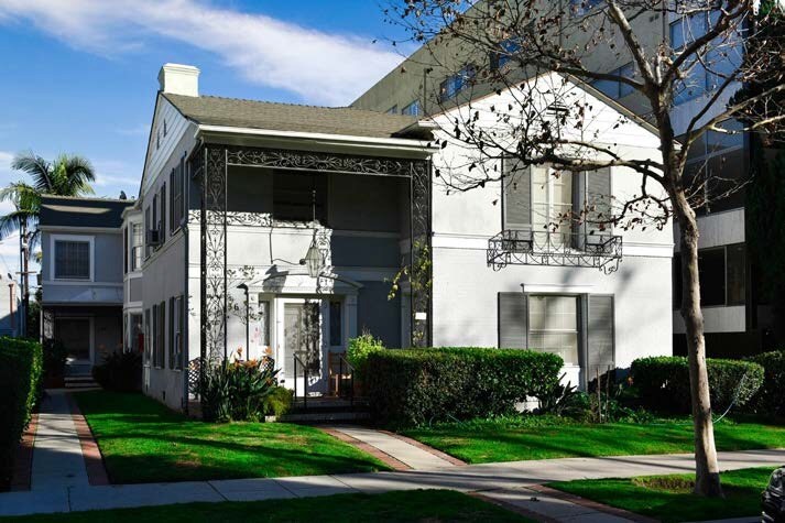 More Photos Of 136 S McCarty Dr, Beverly Hills Apartments For Sale