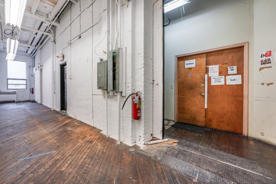 More Photos Of 560 55th St, West New York Manufacturing For Sale