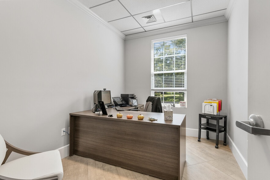 More Photos Of 2651 20th St, Vero Beach Medical For Sale