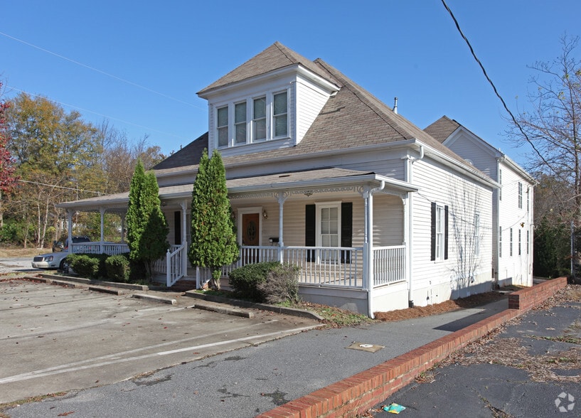 Primary Photo Of 208 S Hill St, Buford Office Residential For Lease